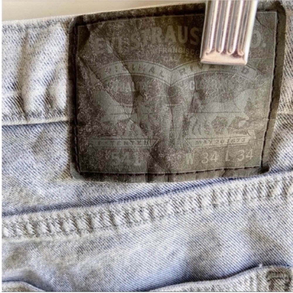 Levi's cut off denim shorts distressed high waist - Picture 7 of 7